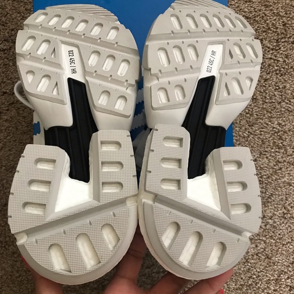 Adidas | NIB White Sneakers 5.5 Kids - Picture 6 of 8